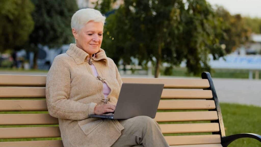website designer 380